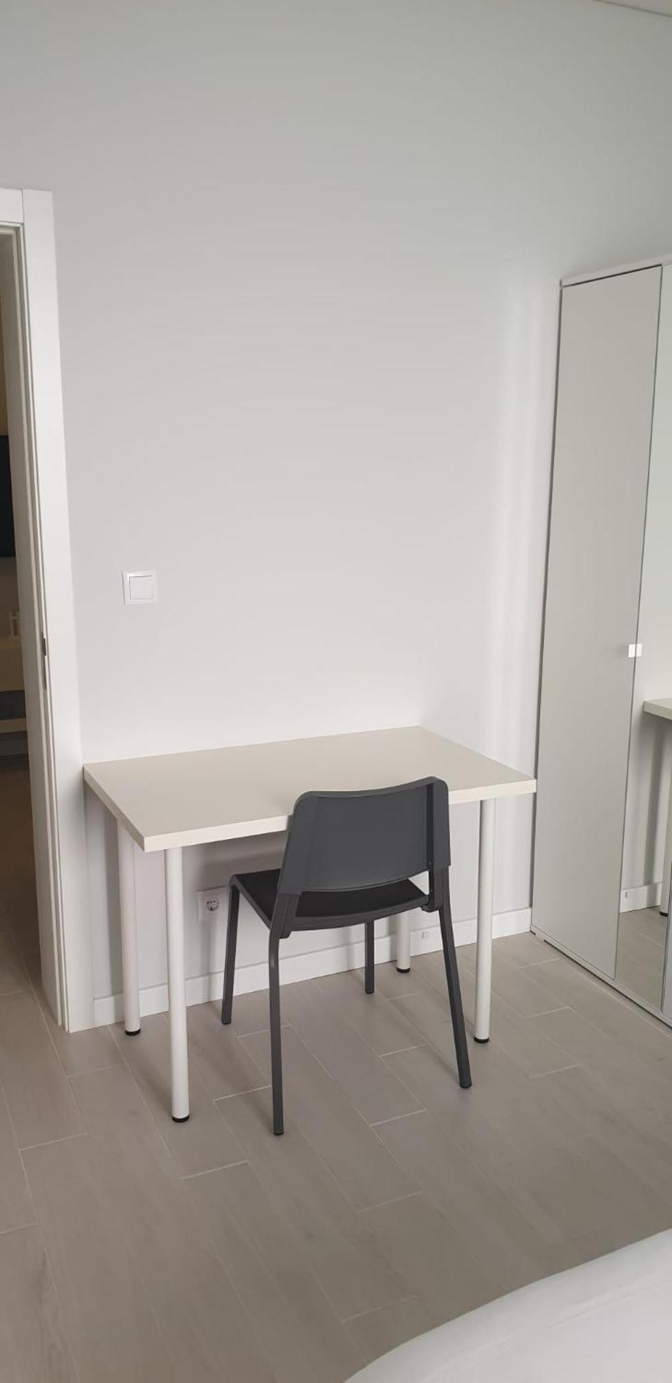 Modern Retreat With Patio Near The Airport - Oha I Apartment *