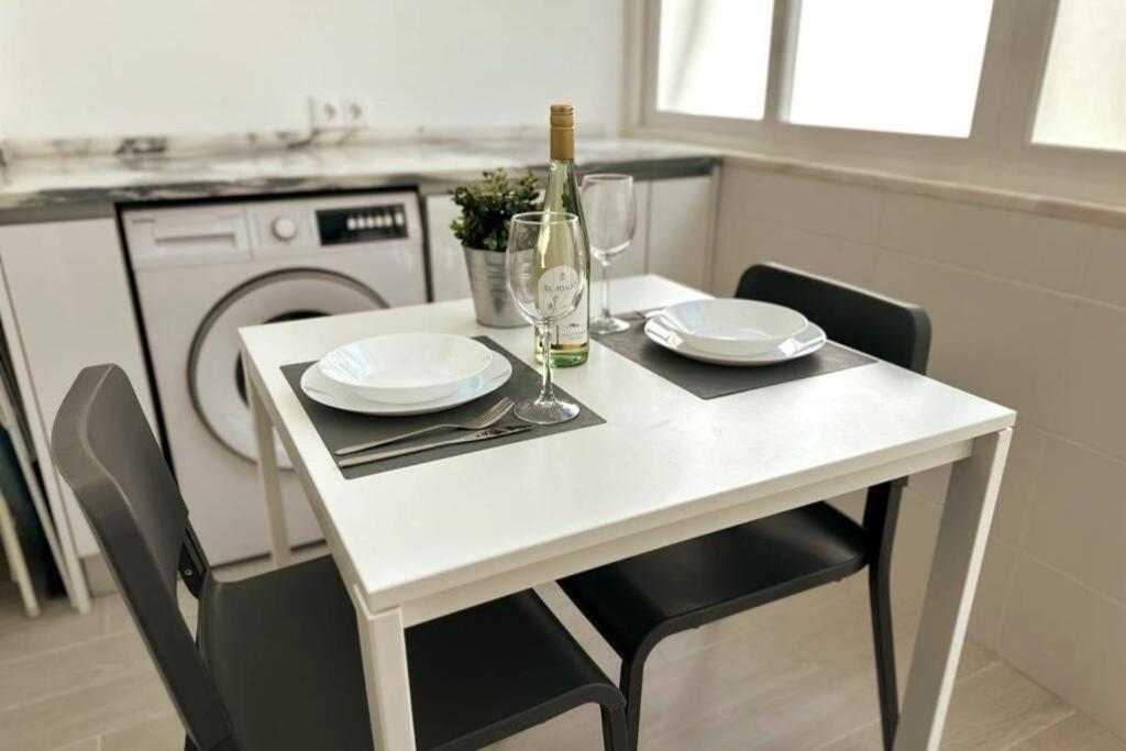 Modern Retreat With Patio Near The Airport - Oha I Apartment Lisbon