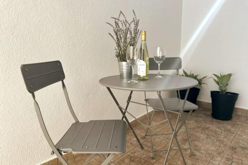 Modern Retreat With Patio Near The Airport - Oha I Apartment Lisbon