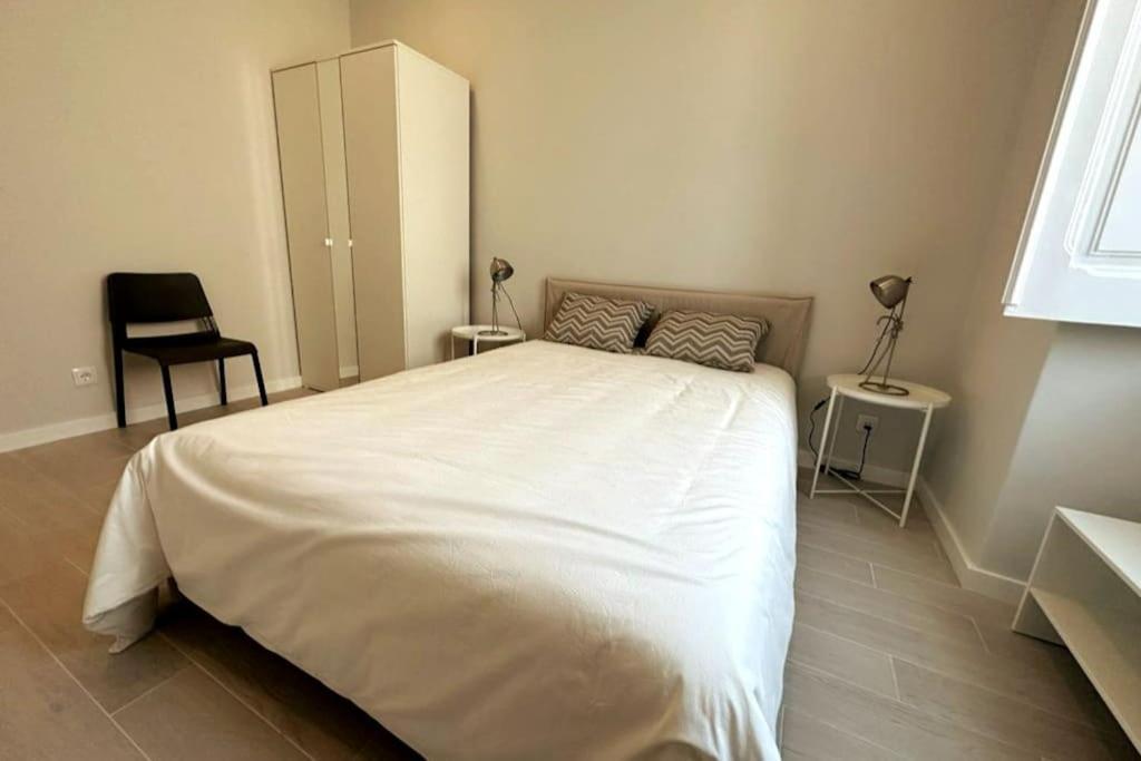 Apartment Modern Retreat With Patio Near The Airport - Oha I *